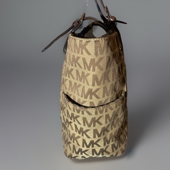 Michael Michael Kors Jet Set Monogram Canvas Tote Purse Shoulder BAG - Picture 2 of 9